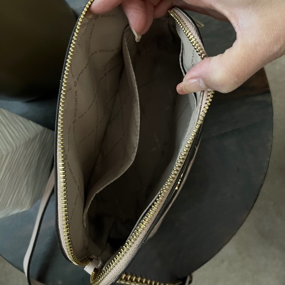 MICHAEL MICHAEL KORS Jet Set Travel Medium Logo Dome Crossbody Bag Pink - Picture 11 of 16